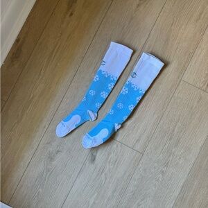 Blue and White Snowflake Patterned Socks